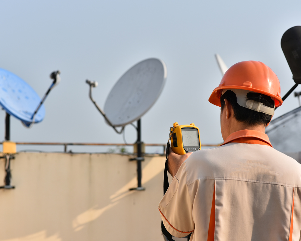 Uydu anteni montajı